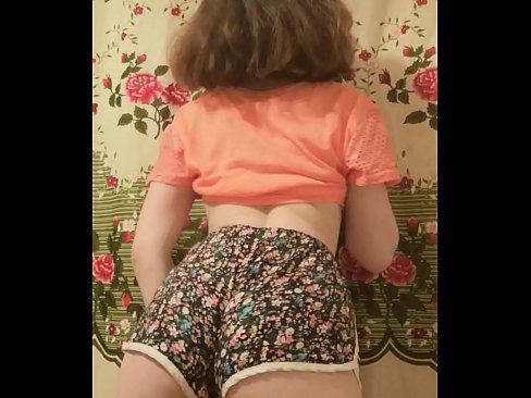 ❤️ Sexy junges Babe zieht ihre Shorts vor der Kamera aus ❤❌ Russian porn bei porn de.ttsex.ru ❌️