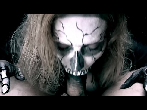 ❤️ Dämonenmädchen lutscht Schwanz mit ihrem schwarzen Mund und schluckt Sperma. ❤❌ Russian porn bei porn de.ttsex.ru ❌️